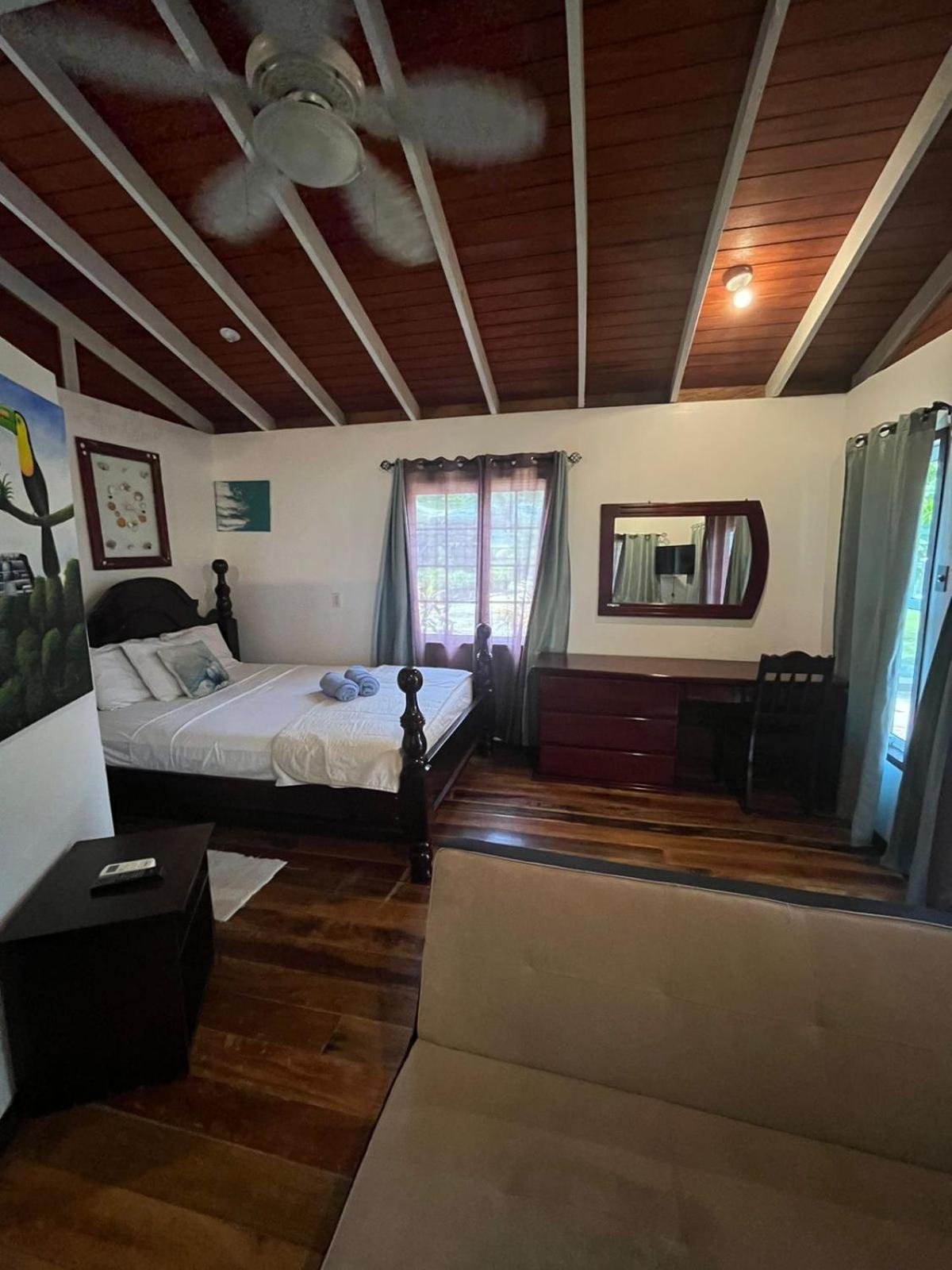 Seaside Chateau Resort Belize City Dış mekan fotoğraf